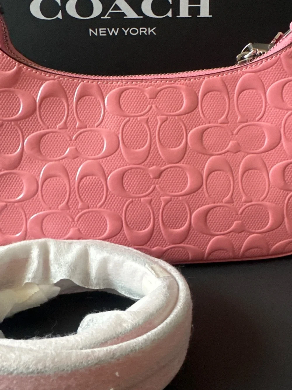 NWT Coach Outlet Teri Shoulder Bag In Signature Leather With Heart Charm - Picture 5 of 7